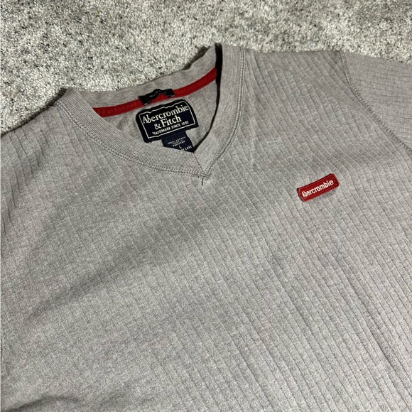 Abercrombie & Fitch Men's Muscle Long Sleeve V-Neck Ribbed Shirt - Large - Picture 3 of 14